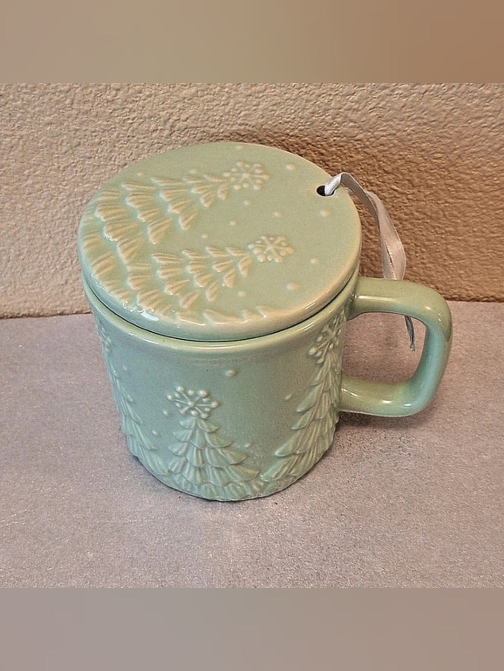 Temp-tations Seasonal Sage Green Lidded Mug